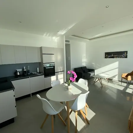 219 Promenade *
