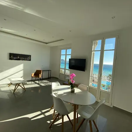 219 Promenade *